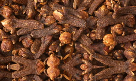 CG2 Clean grade Madagascar cloves — less than 0.5% admixture